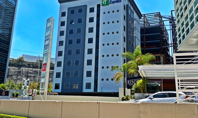 Holiday Inn Express Mexico Santa Fe Exterior