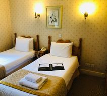 The Brook Red Lion Hotel Room