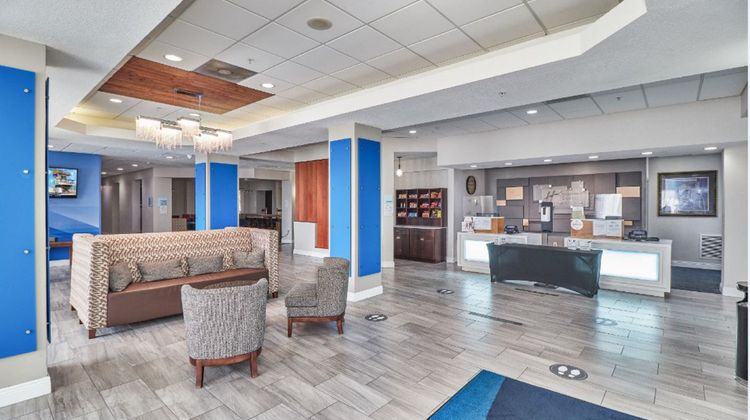 Holiday Inn Express Lobby