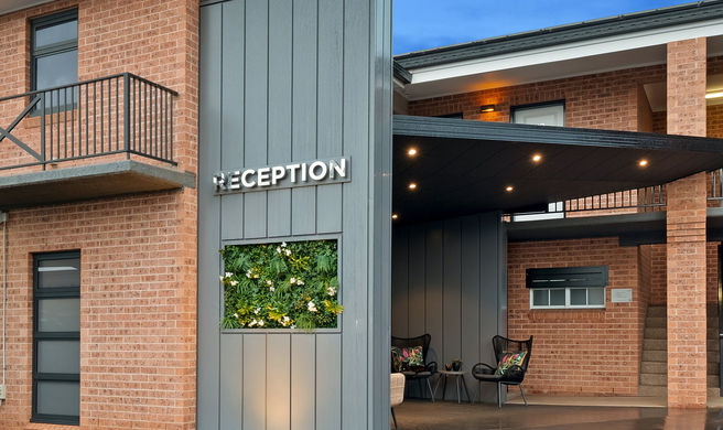 Bluegum Motel Exterior