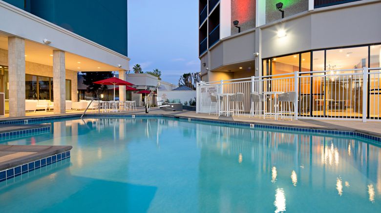 <b>Staybridge Suites Long Beach Airport Pool</b>. Images powered by <a href="https://www.leonardoworldwide.com/" title="Leonardo Worldwide" target="_blank">Leonardo</a>.