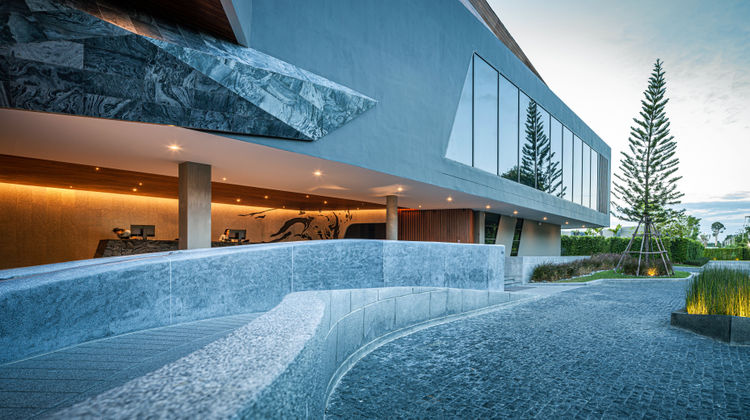 MASON Exterior
