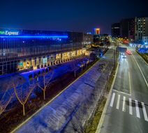 Holiday Inn Express Pudong Zhangjiang Exterior