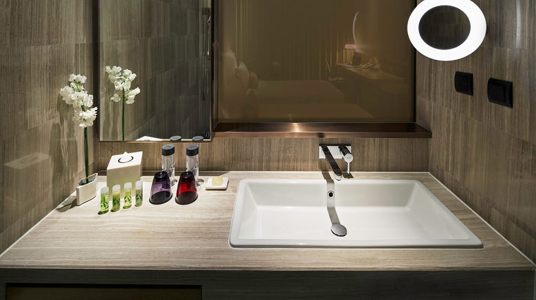 <b>Nina Hotel Kowloon East Room</b>. Images powered by <a href="https://www.leonardoworldwide.com/" title="Leonardo Worldwide" target="_blank">Leonardo</a>.
