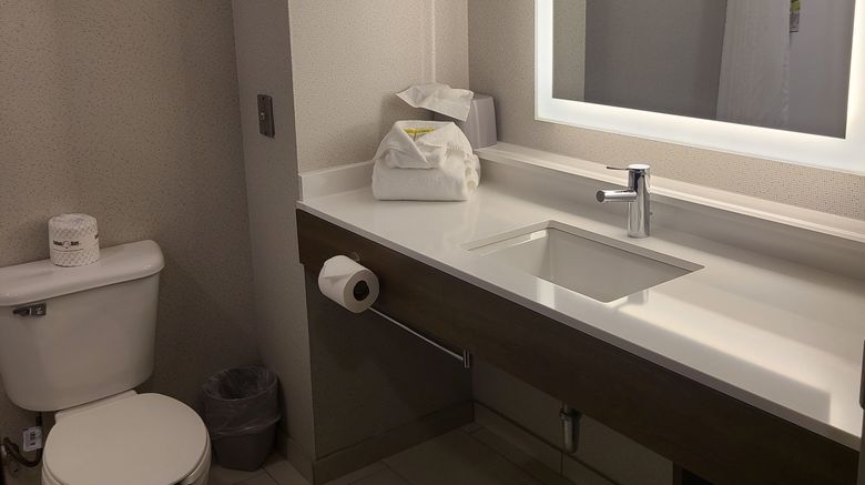 <b>Holiday Inn Express Lordstown NewtonFall Room</b>. Images powered by <a href="https://www.leonardoworldwide.com/" title="Leonardo Worldwide" target="_blank">Leonardo</a>.