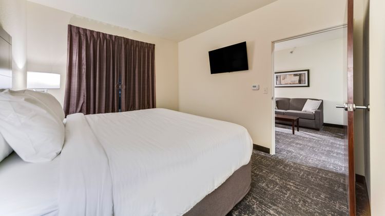 Cobblestone Hotel & Suites Suite