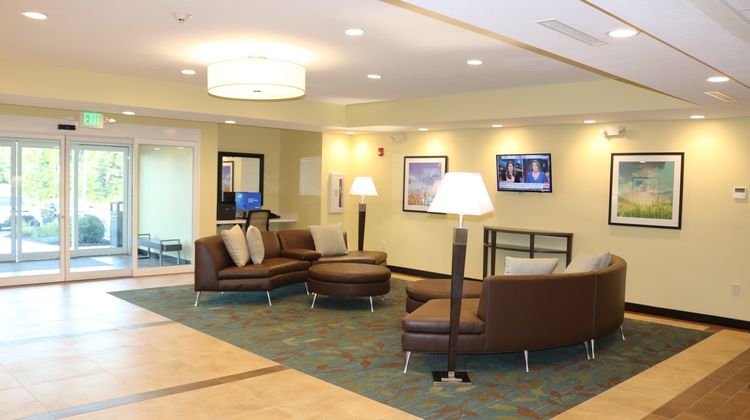 Candlewood Suites Goodlettsville Lobby