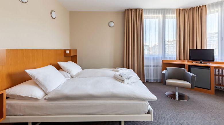 <b>Hotel Cornavin Room</b>. Images powered by <a href="https://www.leonardoworldwide.com/" title="Leonardo Worldwide" target="_blank">Leonardo</a>.