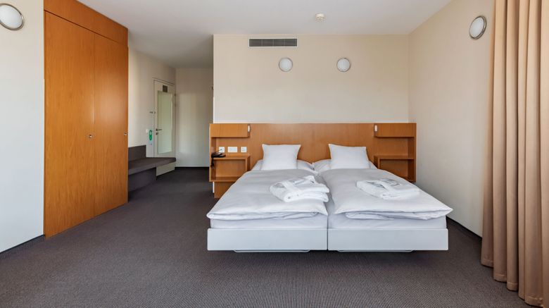 <b>Hotel Cornavin Room</b>. Images powered by <a href="https://www.leonardoworldwide.com/" title="Leonardo Worldwide" target="_blank">Leonardo</a>.