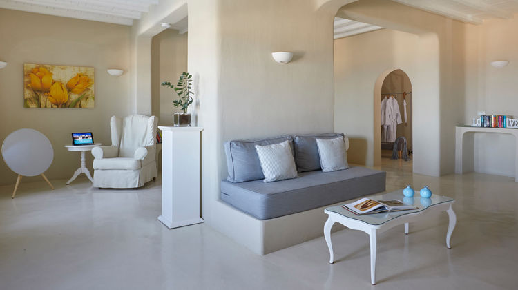 Carpe Diem Santorini Suite