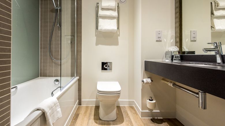 <b>Holiday Inn Leeds-Wakefield Room</b>. Images powered by <a href="https://www.leonardoworldwide.com/" title="Leonardo Worldwide" target="_blank">Leonardo</a>.