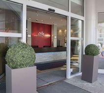 Koos Hotel & Apartments Exterior