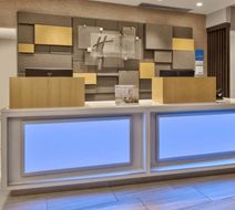 Holiday Inn Express/Stes Holland Tunnel Lobby