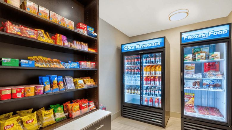 <b>Holiday Inn Express/Stes Holland Tunnel Lobby</b>. Images powered by <a href="https://www.leonardoworldwide.com/" title="Leonardo Worldwide" target="_blank">Leonardo</a>.