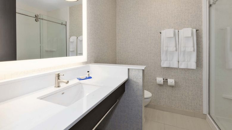 <b>Holiday Inn Express/Stes Holland Tunnel Room</b>. Images powered by <a href="https://www.leonardoworldwide.com/" title="Leonardo Worldwide" target="_blank">Leonardo</a>.