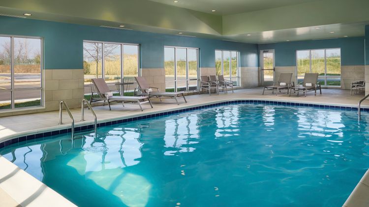 Holiday Inn Express & Suites Lockport Pool