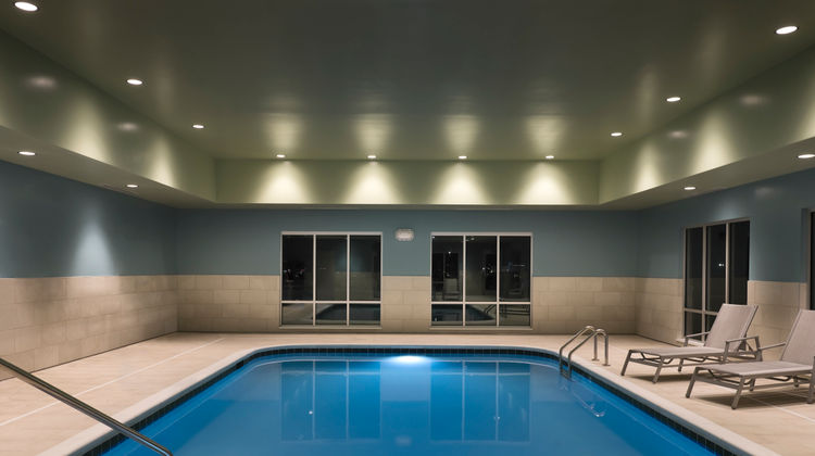 Holiday Inn Express & Suites Lockport Pool