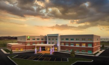 Holiday Inn Express & Suites Lockport