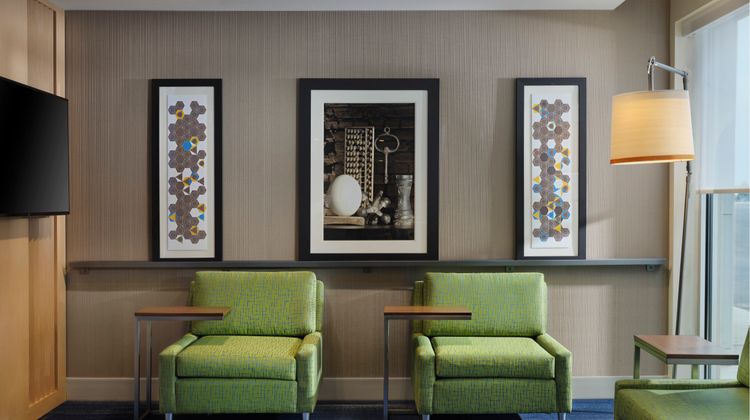 Holiday Inn Express & Suites Lockport Lobby