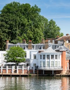 The Mitre , Hampton Court