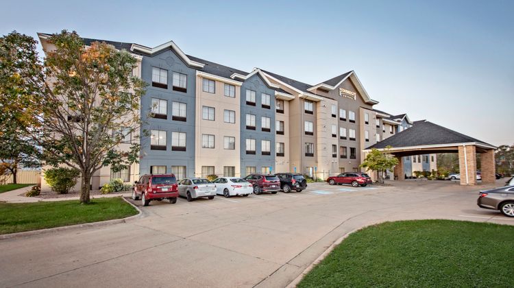 Staybridge Suites Cedar Rapids North Exterior
