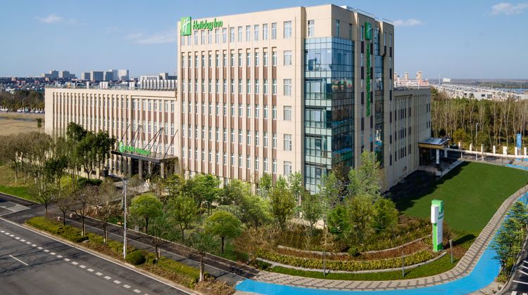 Holiday Inn Dishui Lake Exterior