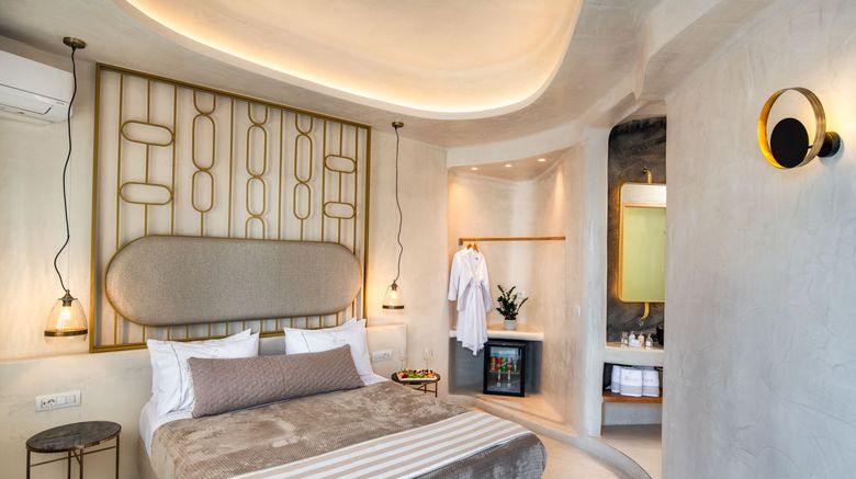 <b>Athina Luxury Suites Room</b>. Images powered by <a href="https://www.leonardoworldwide.com/" title="Leonardo Worldwide" target="_blank">Leonardo</a>.