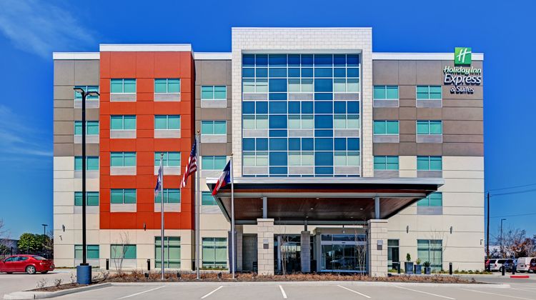 Holiday Inn Express & Stes Memorial City Exterior