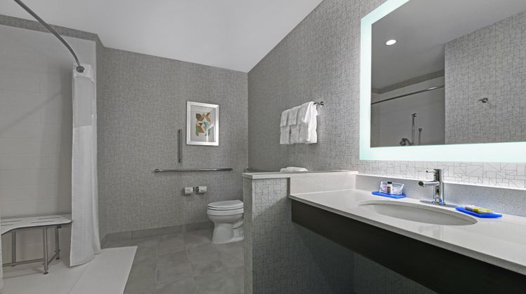 Holiday Inn Express & Stes Memorial City Room