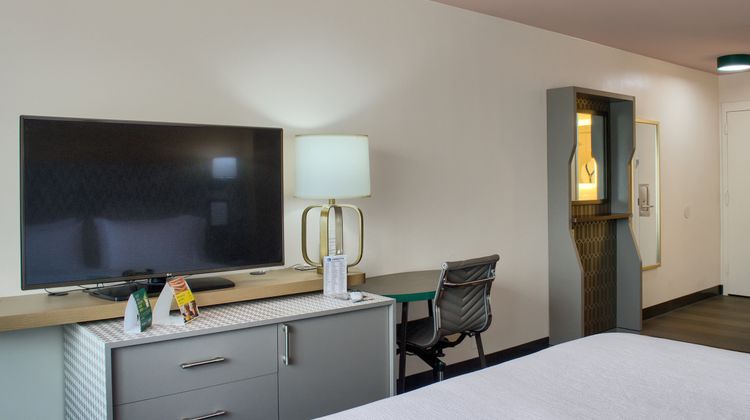 Holiday Inn Mobile West - I-10 Room