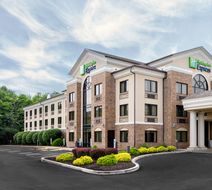 Holiday Inn Express Grove City Exterior