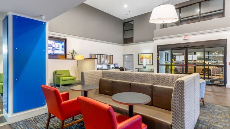 Holiday Inn Express Harlingen Lobby