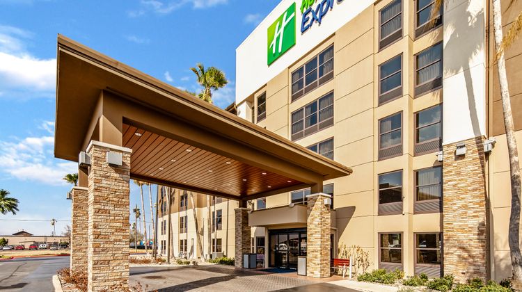 Holiday Inn Express Harlingen Exterior