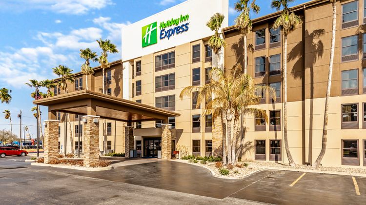 Holiday Inn Express Harlingen Exterior