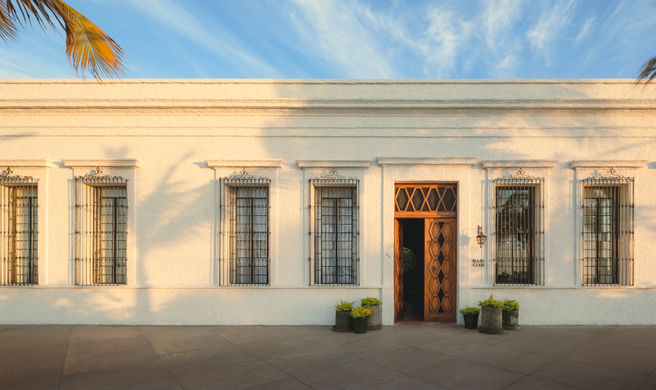 Baja Club Exterior