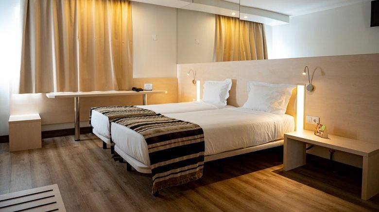 <b>Park Hotel Porto Valongo Room</b>. Images powered by <a href="https://www.leonardoworldwide.com/" title="Leonardo Worldwide" target="_blank">Leonardo</a>.