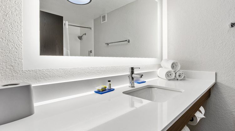 Holiday Inn Express Harlingen Room