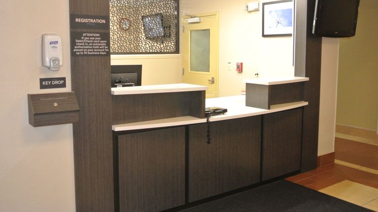 <b>Candlewood Suites Fairfax Lobby</b>. Images powered by <a href="https://www.leonardoworldwide.com/" title="Leonardo Worldwide" target="_blank">Leonardo</a>.