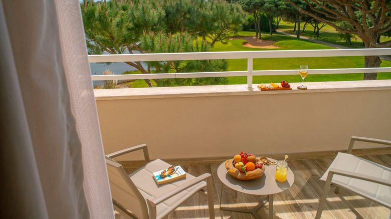 <b>Hotel Quinta da Marinha Resort Room</b>. Images powered by <a href="https://www.leonardoworldwide.com/" title="Leonardo Worldwide" target="_blank">Leonardo</a>.