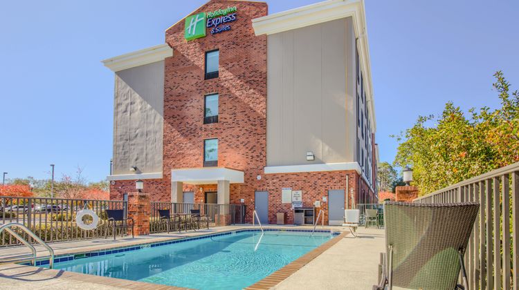 Holiday Inn Express & Suites Gulf Shores Pool