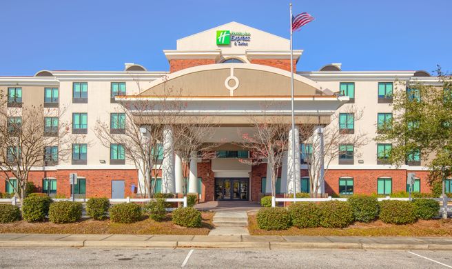 Holiday Inn Express & Suites Gulf Shores Exterior