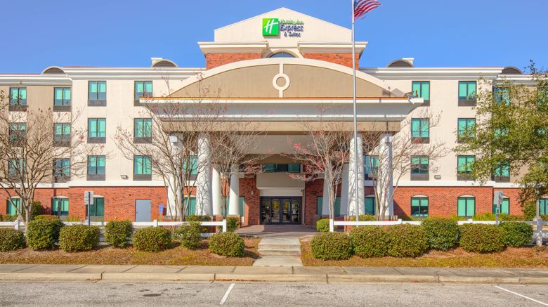 Holiday Inn Express  and  Suites Gulf Shores Exterior. Images powered by <a href="https://www.leonardoworldwide.com" target="_blank" rel="noopener">Leonardo</a>.