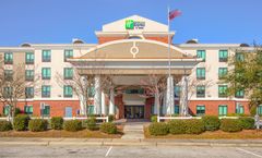 Holiday Inn Express & Suites Gulf Shores