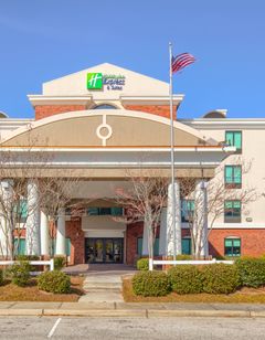 Holiday Inn Express & Suites Gulf Shores