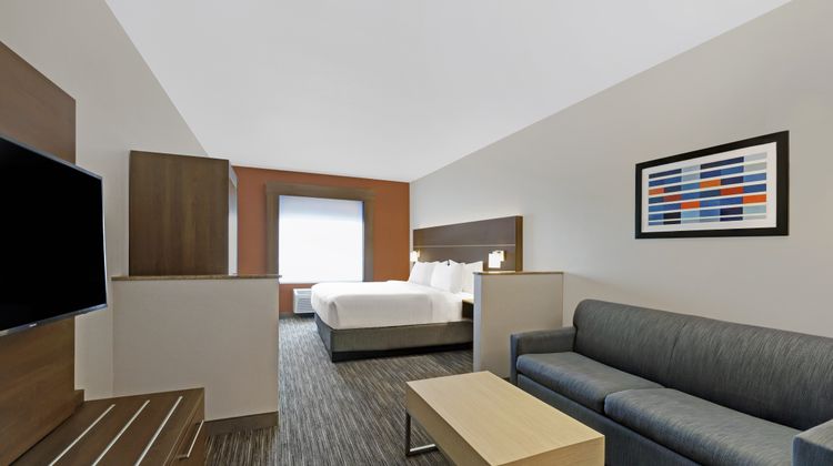 Holiday Inn Express Hotel & Suites Suite