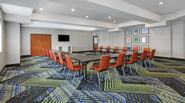 Holiday Inn Express Hotel & Suites Meeting