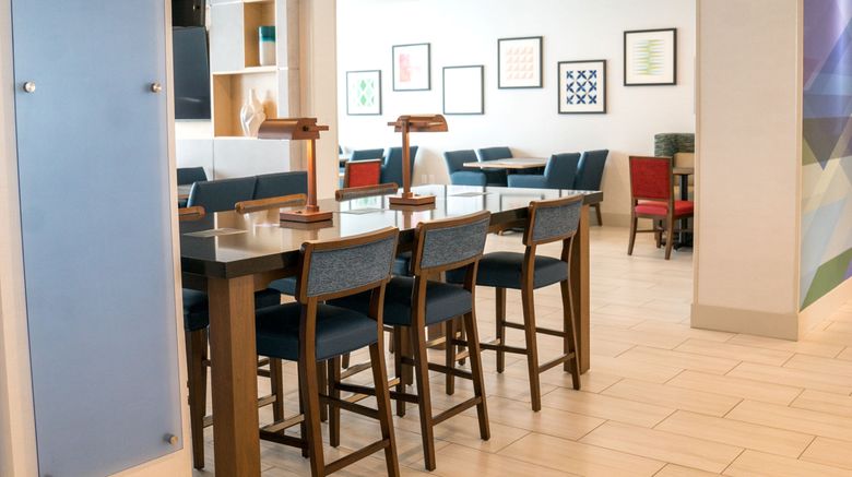 <b>Holiday Inn Express & Suites Brandon Restaurant</b>. Images powered by <a href="https://www.leonardoworldwide.com/" title="Leonardo Worldwide" target="_blank">Leonardo</a>.