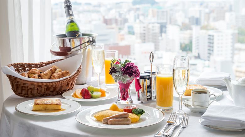 <b>Crowne Plaza ANA Hiroshima Room</b>. Images powered by <a href="https://www.leonardoworldwide.com/" title="Leonardo Worldwide" target="_blank">Leonardo</a>.