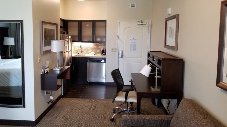 Staybridge Suites Toledo-Rossford Room