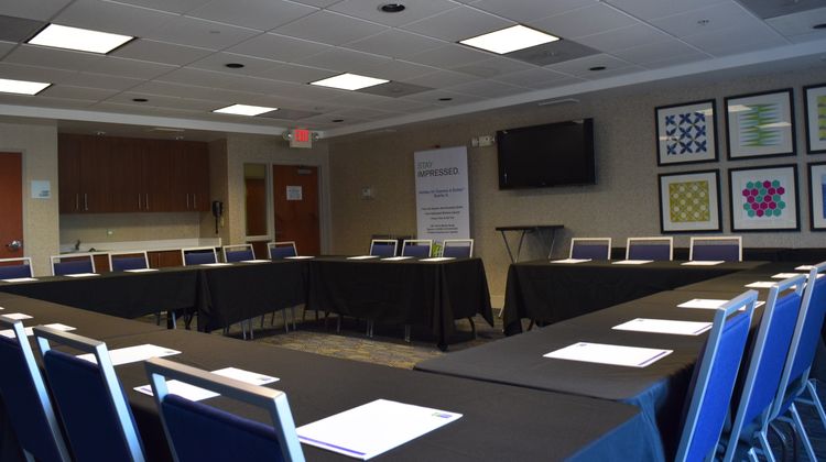 Holiday Inn Express & Suites Murphysboro Meeting